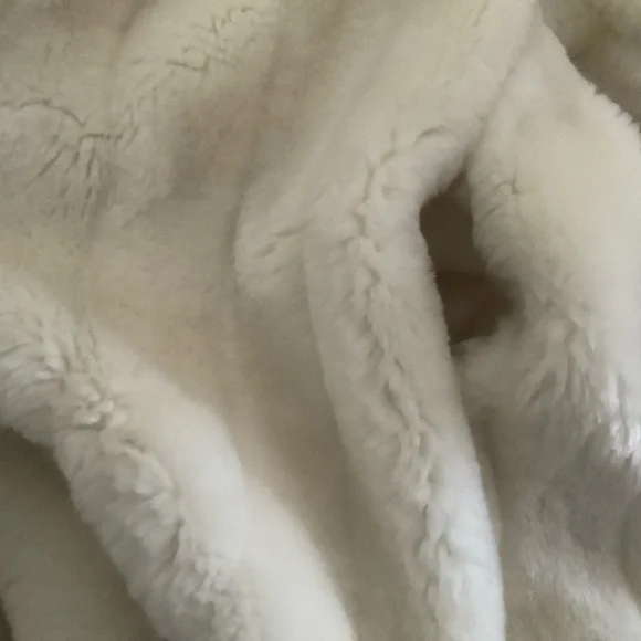 Women’s white faux fur jacket hand made hooded winter jacket size small - Picture 5 of 6